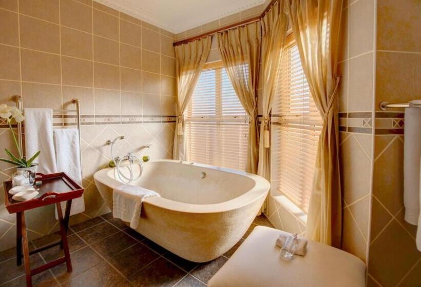 בית מלון כפרי African Oceans Manor On The Beach