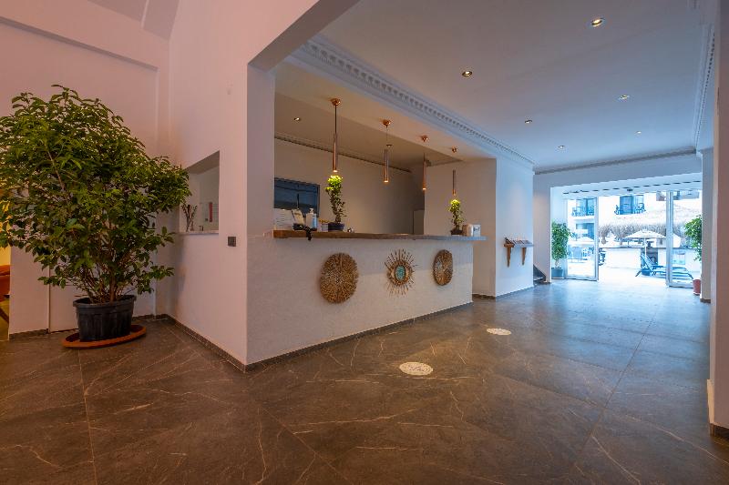 Отель Akdeniz Beach