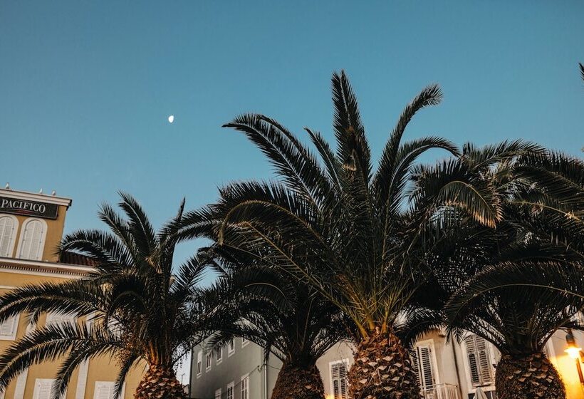 Отель Apoksiomen