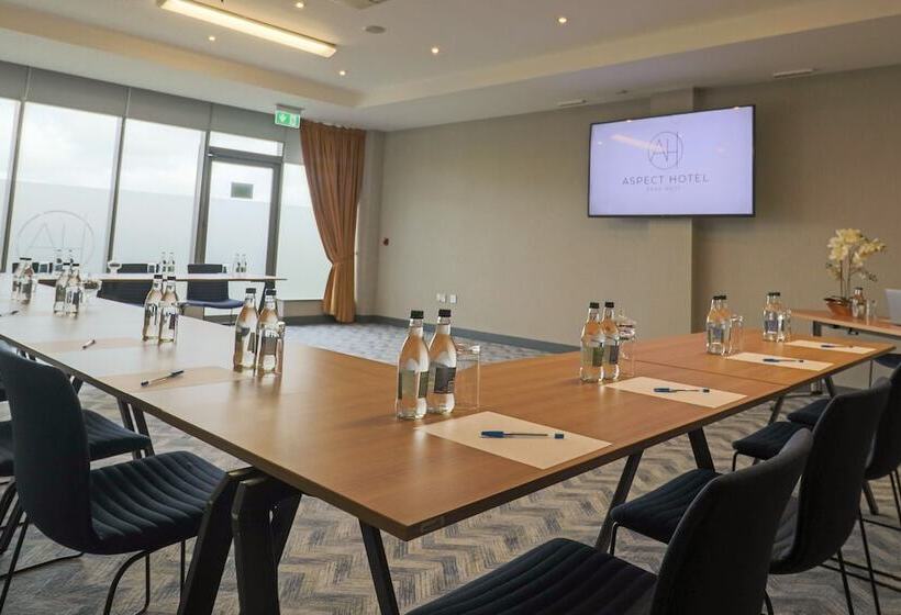 Aspect Hotel Park West