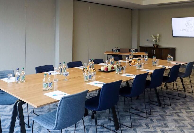 Aspect Hotel Park West