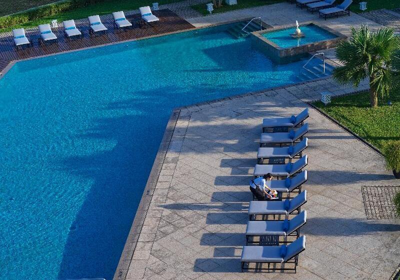 هتل Azerai La Residence Hue