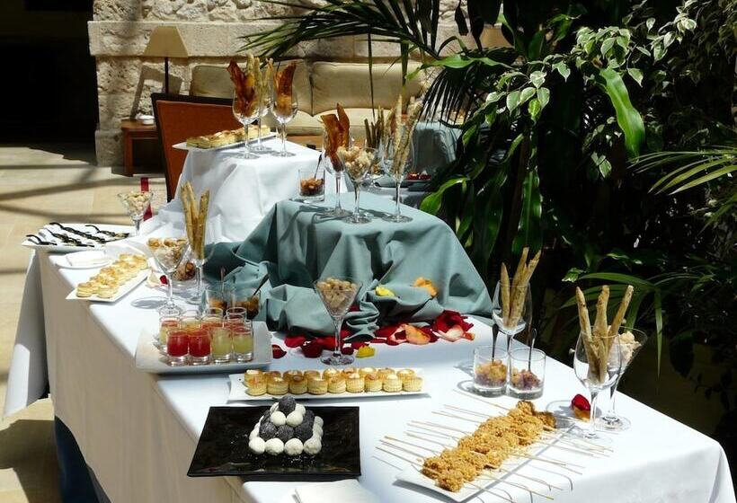 Azz Peñafiel Las Claras Hotel & Spa