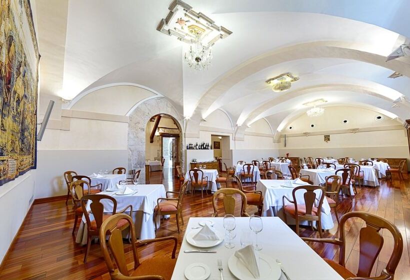 Azz Peñafiel Las Claras Hotel & Spa