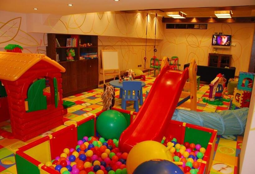 Azz Asturias Langrehotel & Spa