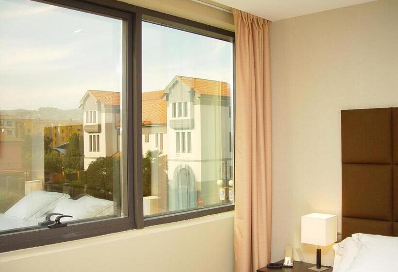 Azz Asturias Langrehotel & Spa