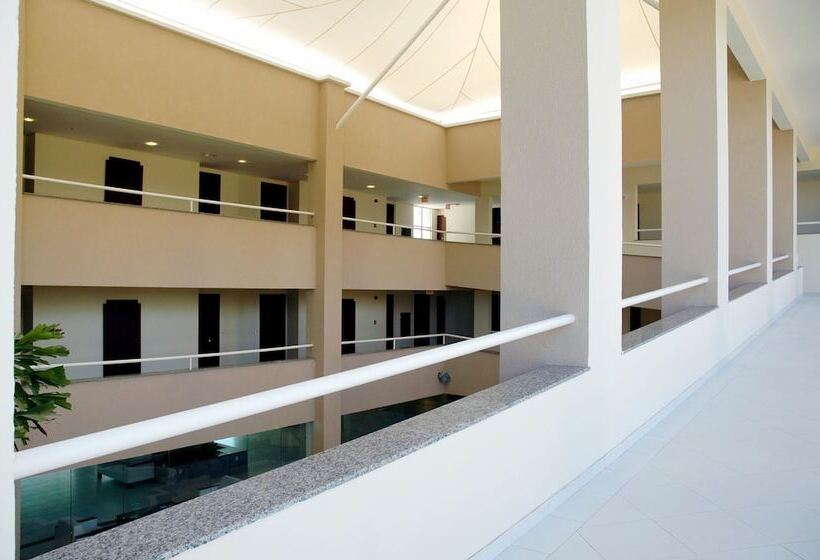 Отель Bahia Plaza