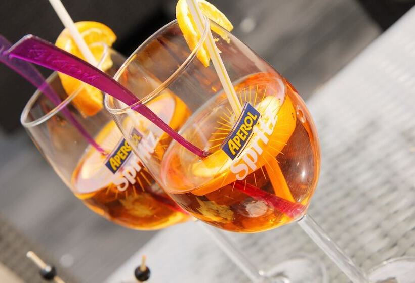 Best Western The Hotel Versailles