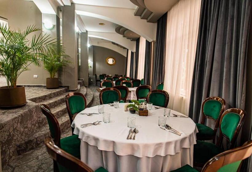 Отель Brilliant Meseș