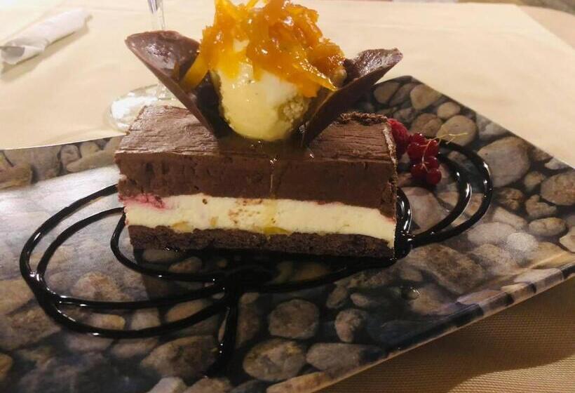 Отель Brilliant Meseș