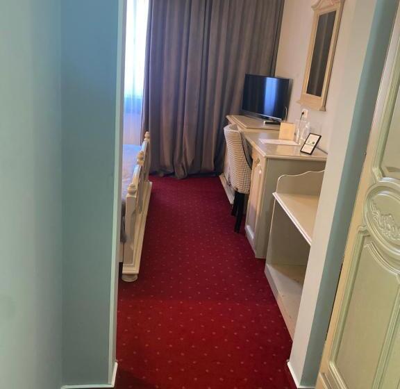 Отель Brilliant Meseș