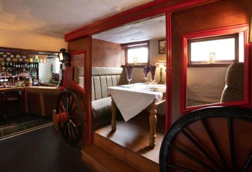 فندق Cairndow Stagecoach Inn