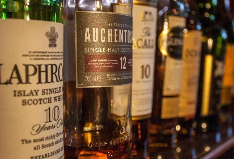 فندق Cairndow Stagecoach Inn