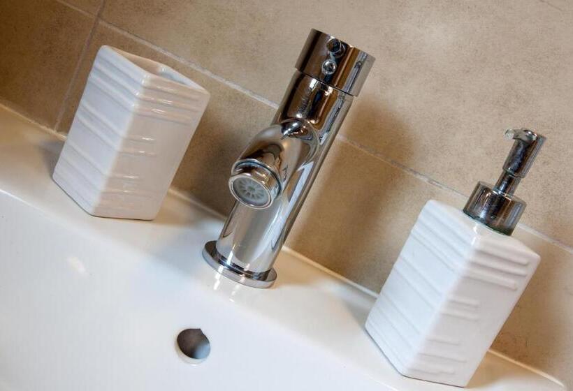 فندق Cairndow Stagecoach Inn