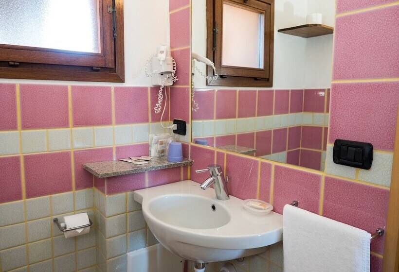 Отель Cala Reale