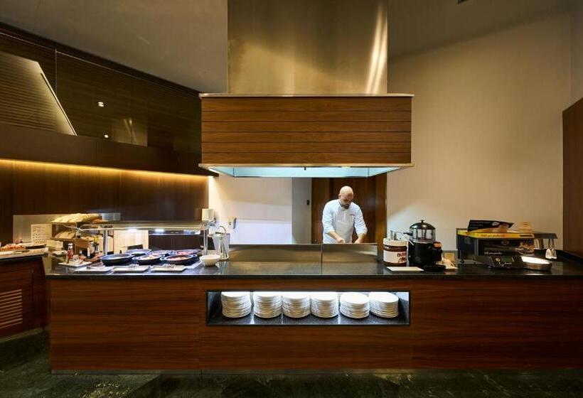 Отель Catalonia Ramblas 4* Sup