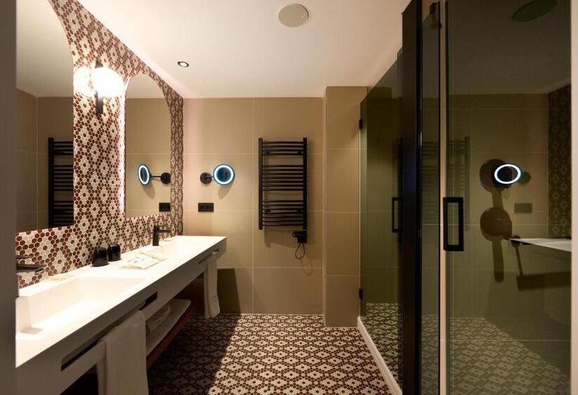 Отель Catalonia Ramblas 4* Sup