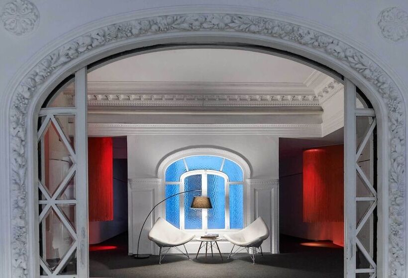 Отель Chic & Basic Born Boutique