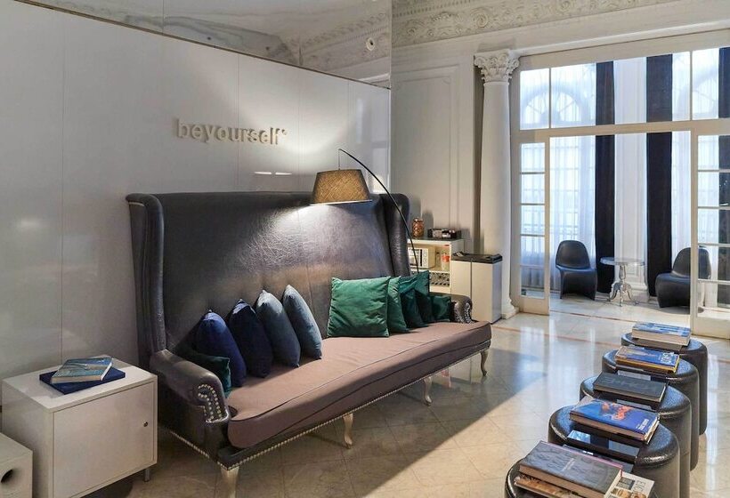 Отель Chic & Basic Born Boutique