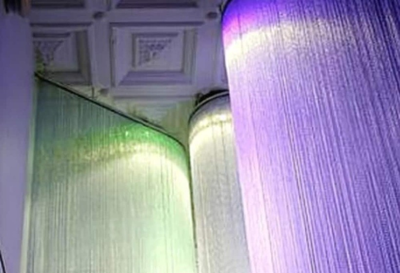 Отель Chic & Basic Born Boutique