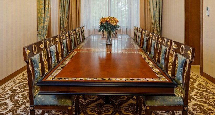 هتل Volynskoye Congress Park