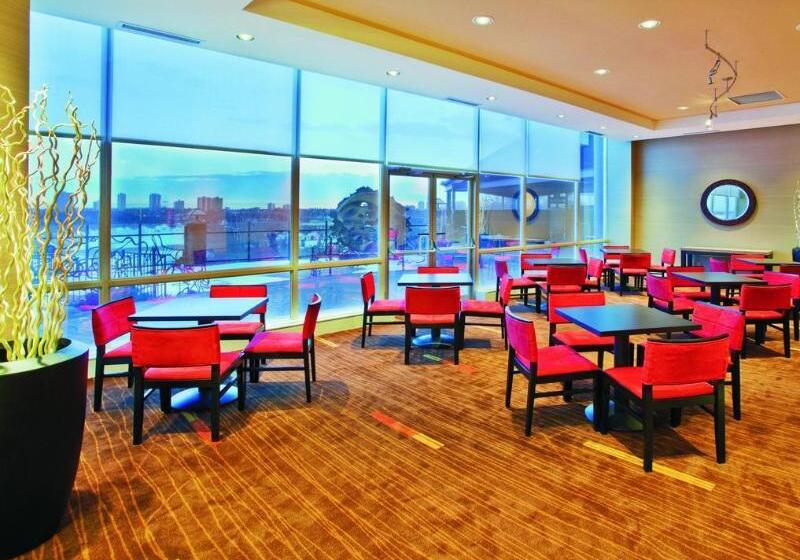 ホテル Courtyard By Marriott Edmonton Downtown