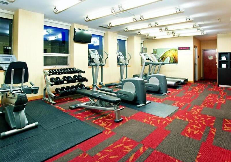 ホテル Courtyard By Marriott Edmonton Downtown