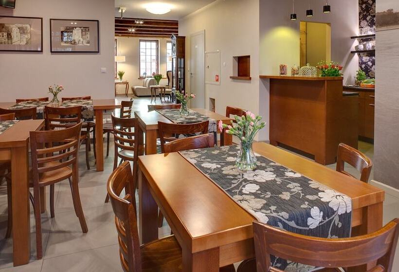 هتل Czarna Róża