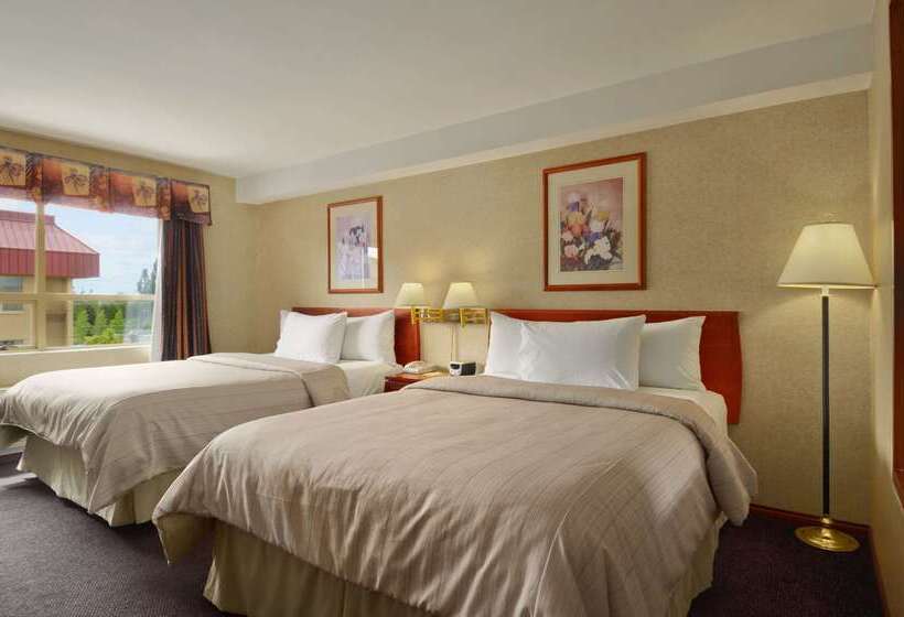 Отель Days Inn By Wyndham Vancouver Airport