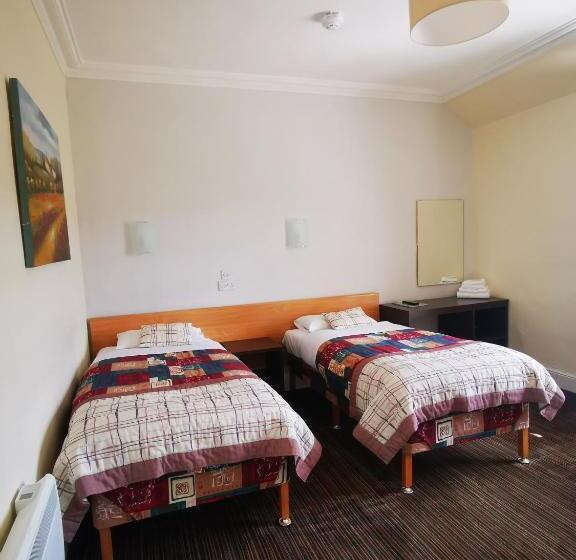 فندق Dreadnought