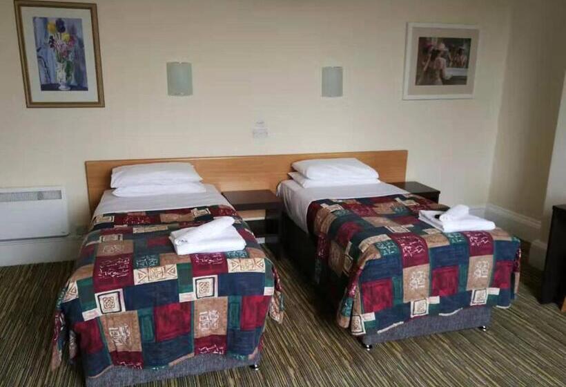 فندق Dreadnought