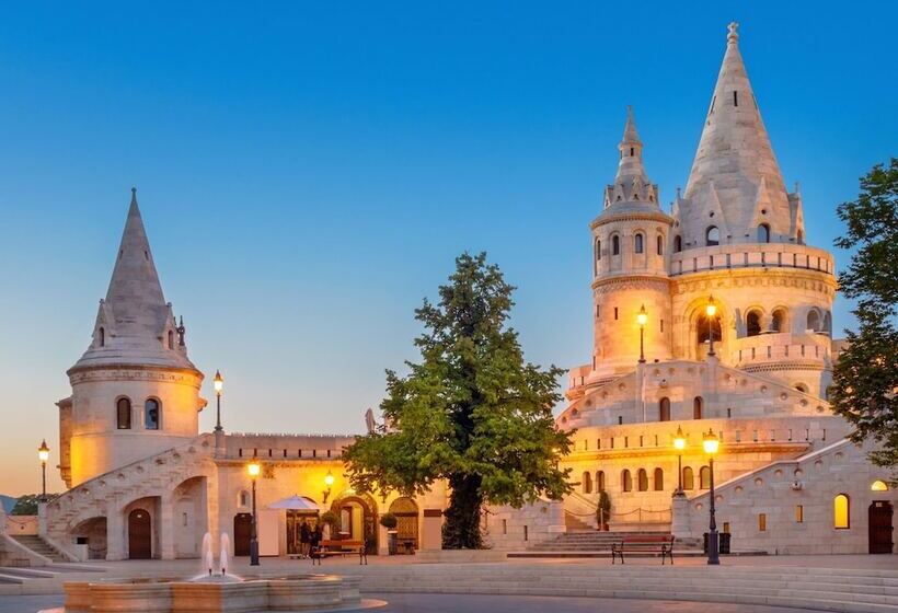 בית מלון כפרי Equity Point Budapest