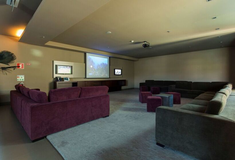 호텔 Golden Tulip Sao Joao Da Madeira