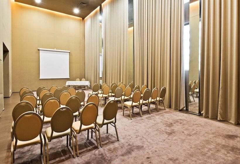 호텔 Golden Tulip Sao Joao Da Madeira