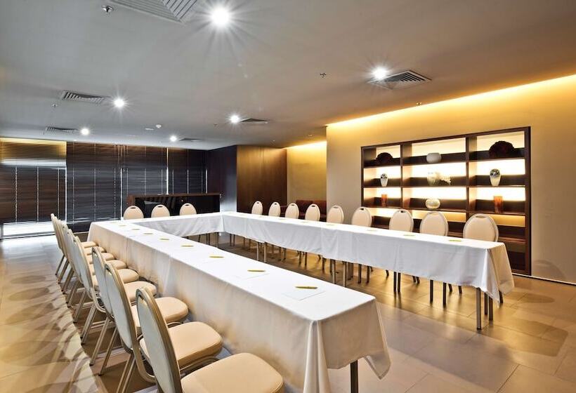 호텔 Golden Tulip Sao Joao Da Madeira