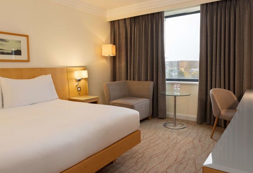 בית מלון כפרי Hilton Dublin Airport
