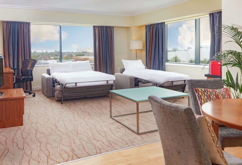 בית מלון כפרי Hilton Dublin Airport