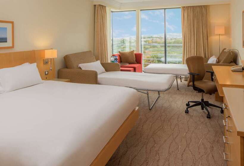 בית מלון כפרי Hilton Dublin Airport