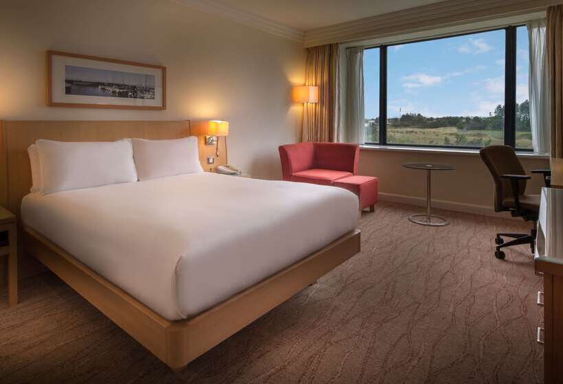 בית מלון כפרי Hilton Dublin Airport