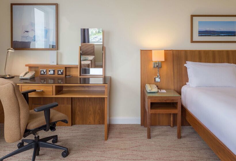 בית מלון כפרי Hilton Dublin Airport