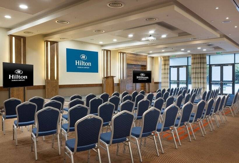 בית מלון כפרי Hilton Dublin Airport