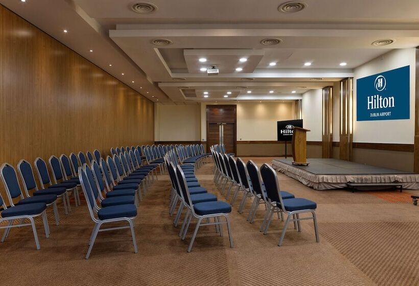 בית מלון כפרי Hilton Dublin Airport