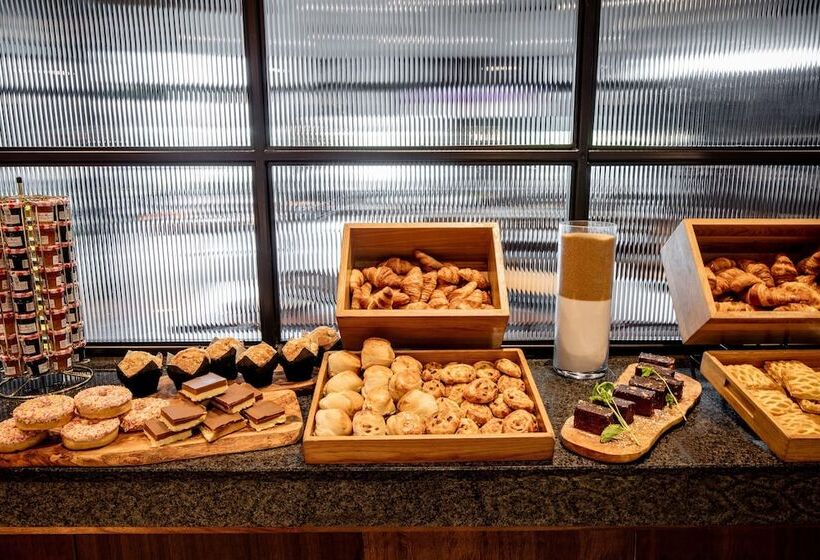 בית מלון כפרי Hilton Dublin Airport