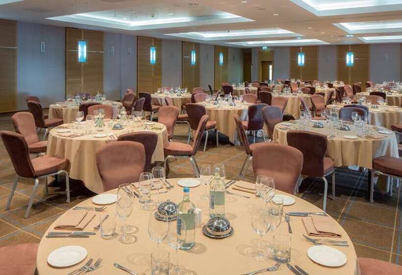 هتل Hilton London Canary Wharf