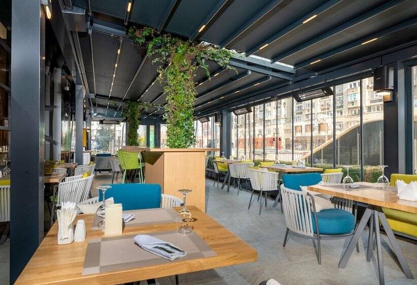 هتل Holiday Inn Bucharest   Times, An Ihg