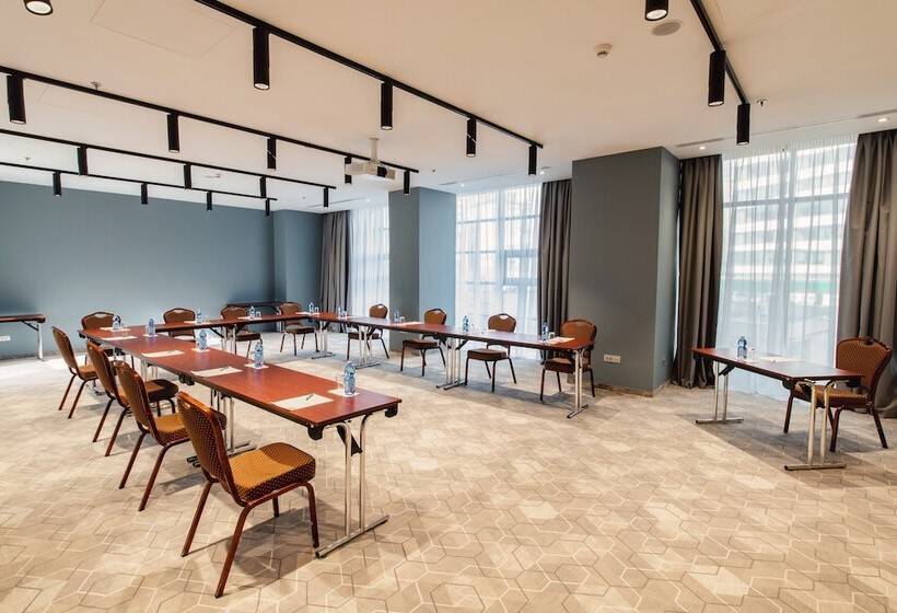 هتل Holiday Inn Bucharest   Times, An Ihg