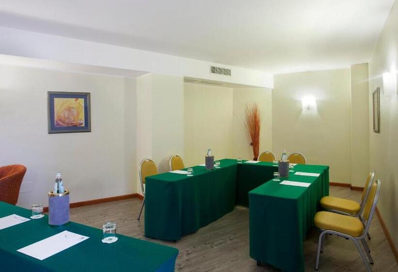 ホテル Holiday Inn Cagliari, An Ihg
