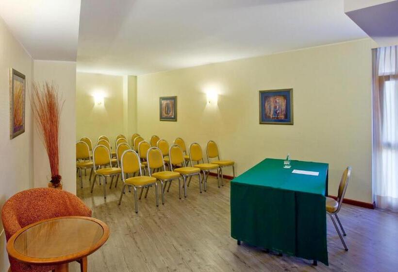 Отель Holiday Inn Cagliari, An Ihg