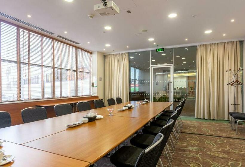 Отель Holiday Inn Moscow Sokolniki, An Ihg