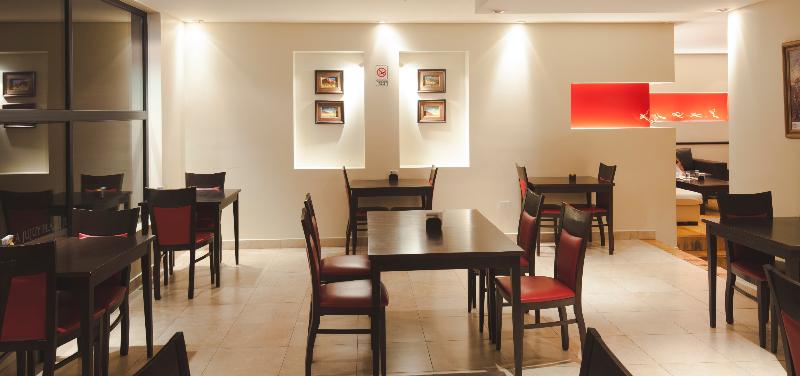 Отель Howard Johnson Plaza Jujuy